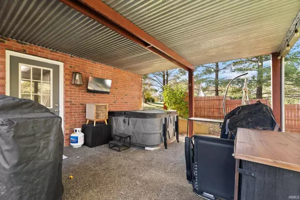 9404 Hunters Ridge Drive, Georgetown, IN 47122