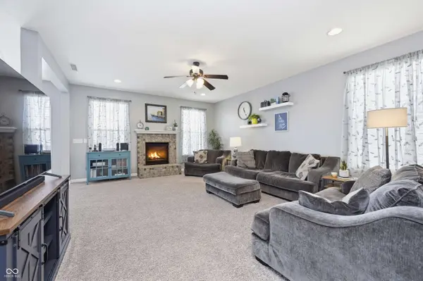 5752 Bluff View LN, Whitestown, IN 46075