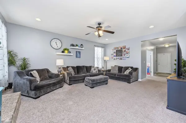 5752 Bluff View LN, Whitestown, IN 46075