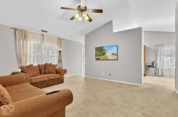 105 Fountain DR, Mooresville, IN 46158