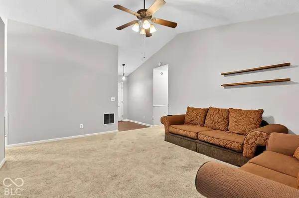 105 Fountain DR, Mooresville, IN 46158