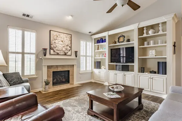 4112 Hickory Ridge Blvd, Greenwood, IN 46143-7467