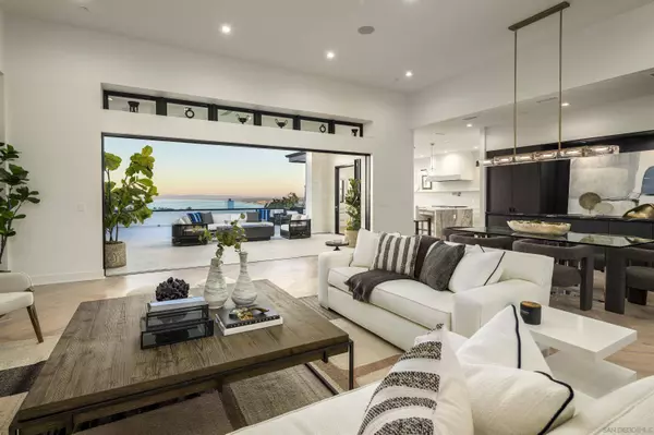 2365 Via Siena, La Jolla, CA 92037