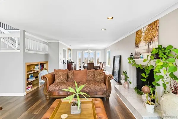 363 Surrey Dr, Bonita, CA 91902