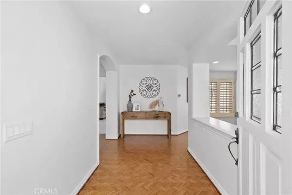 6191 Oakbrook CIR, Huntington Beach, CA 92648