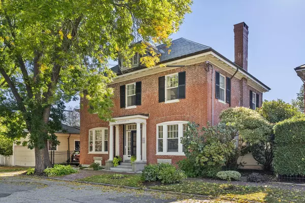 22 Clifford ST, Portland, ME 04102