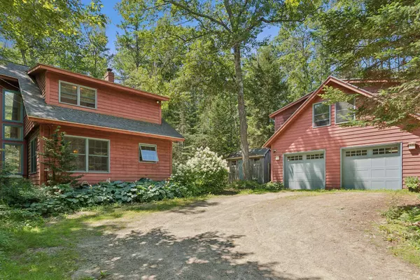 13 Eggemoggin RD, Harpswell, ME 04079