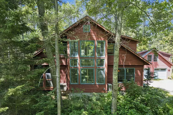 13 Eggemoggin RD, Harpswell, ME 04079