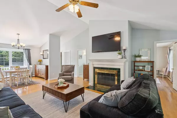 21 Parkside DR, Biddeford, ME 04005