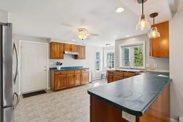 21 Parkside DR, Biddeford, ME 04005