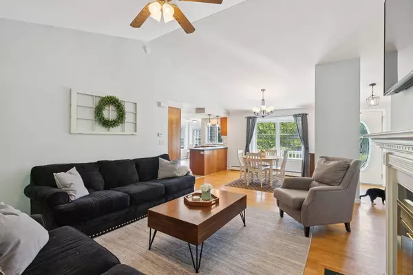 21 Parkside DR, Biddeford, ME 04005