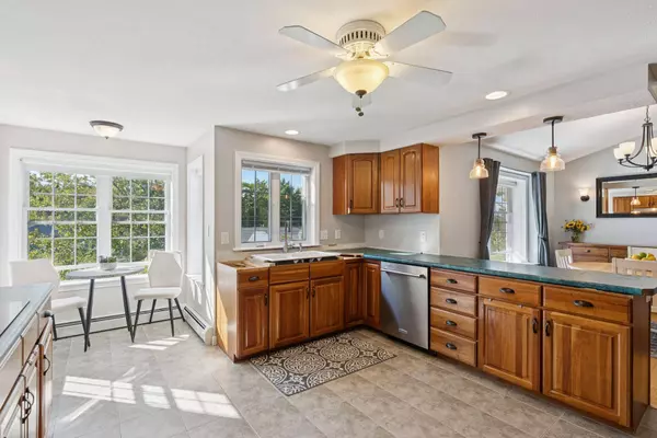 21 Parkside DR, Biddeford, ME 04005