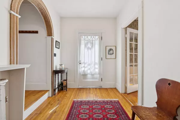 8 Mckeen ST, Brunswick, ME 04011