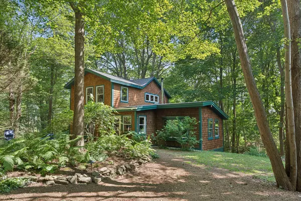 4 Wiley ST, Portland, ME 04108