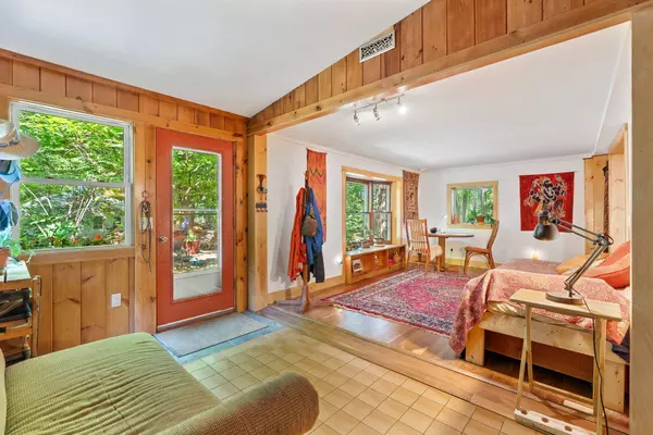 4 Wiley ST, Portland, ME 04108