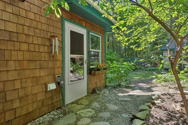 4 Wiley ST, Portland, ME 04108