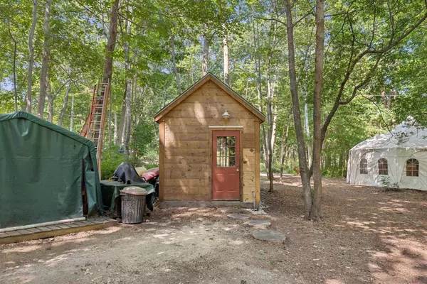 4 Wiley ST, Portland, ME 04108