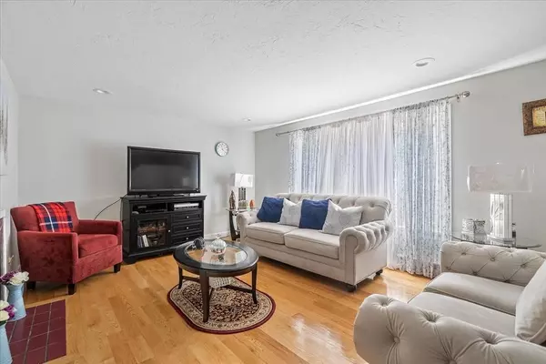 11 Lexington Rd #11, Millbury, MA 01527