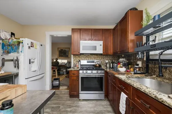 1971 Northampton St, Holyoke, MA 01040