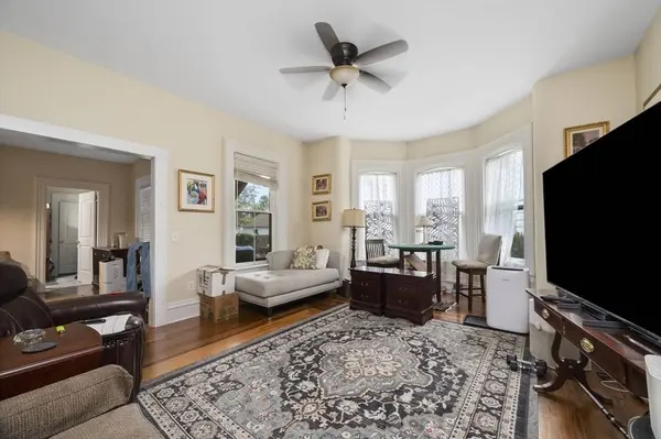 1971 Northampton St, Holyoke, MA 01040