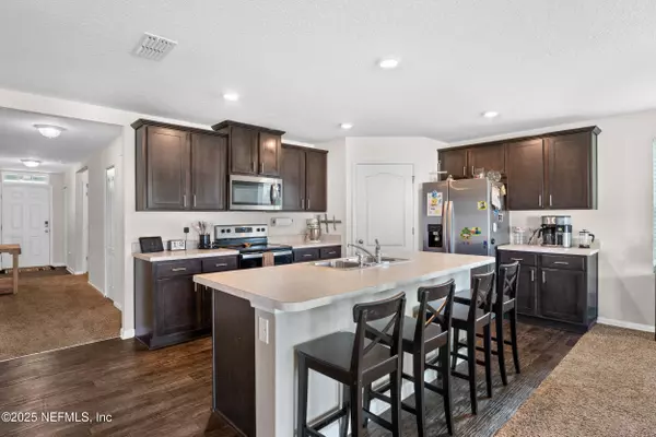 6421 BUCKING BRONCO DR, Jacksonville, FL 32234