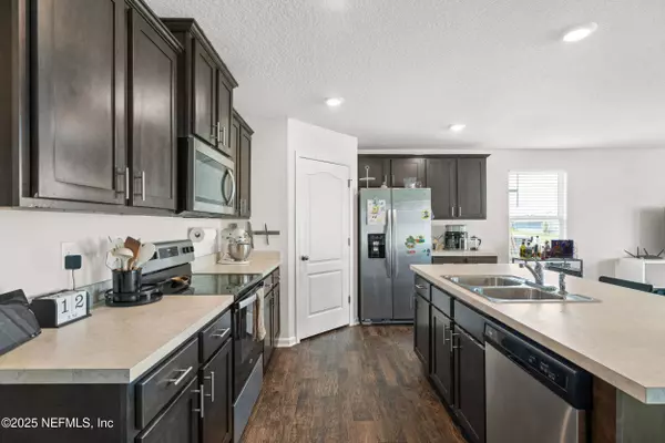 6421 BUCKING BRONCO DR, Jacksonville, FL 32234