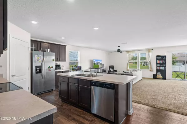 6421 BUCKING BRONCO DR, Jacksonville, FL 32234