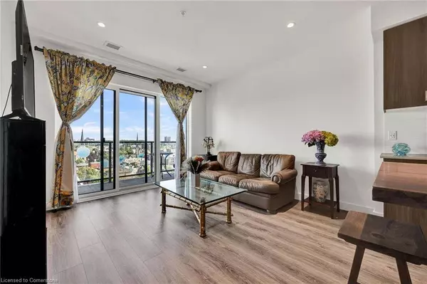 50 Grand Avenue S #1003, Cambridge, ON N1S 0C2