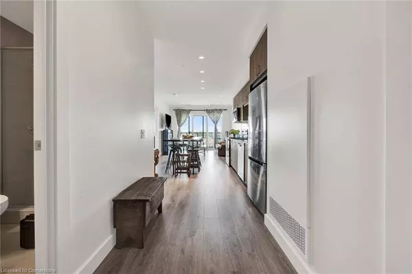 50 Grand Avenue S #1003, Cambridge, ON N1S 0C2