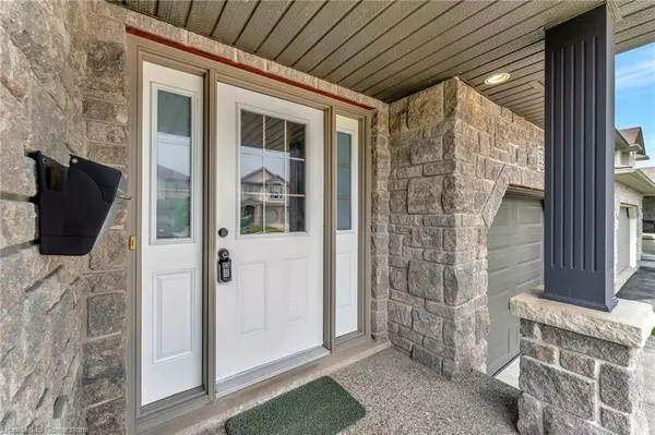 23 Oakcliffe Street, Elmira, ON N3B 3P4