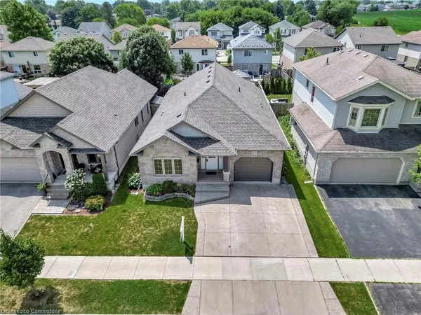 23 Oakcliffe Street, Elmira, ON N3B 3P4