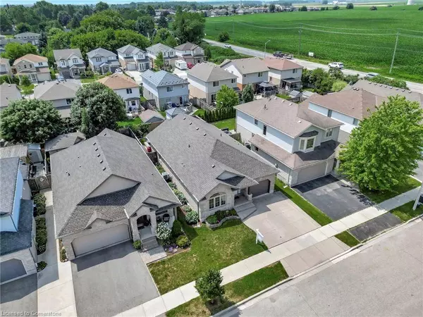 23 Oakcliffe Street, Elmira, ON N3B 3P4