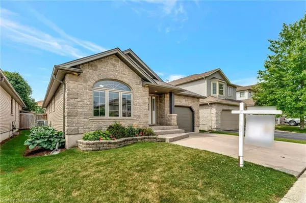 23 Oakcliffe Street, Elmira, ON N3B 3P4