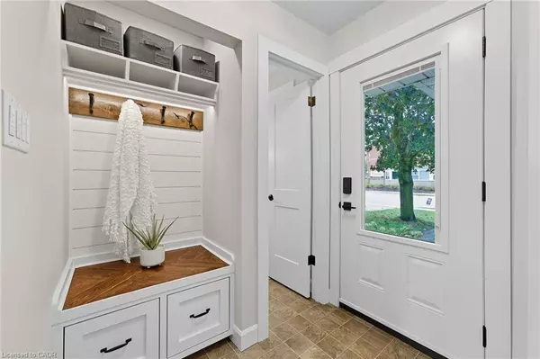 5 Snyder Avenue N, Elmira, ON N3B 2A9