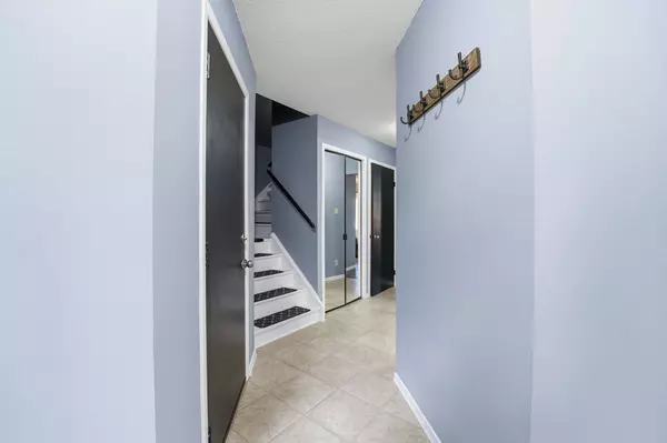 445 Kingscourt DR #6, Waterloo, ON N2K 3R4