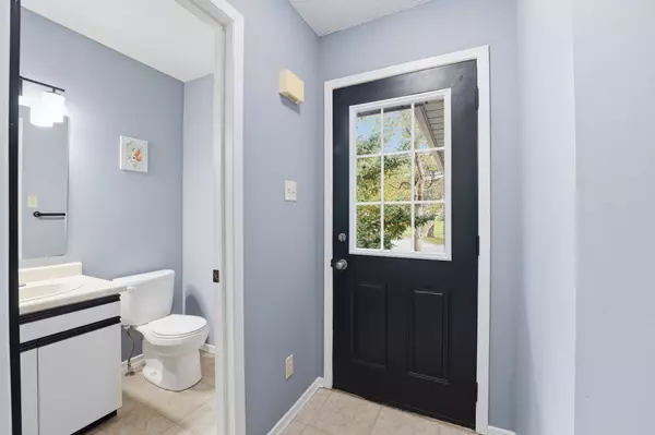 445 Kingscourt DR #6, Waterloo, ON N2K 3R4