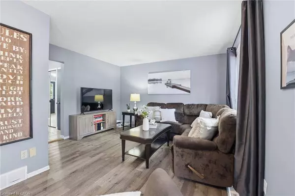 445 Kingscourt Drive #6, Waterloo, ON N2K 3R4