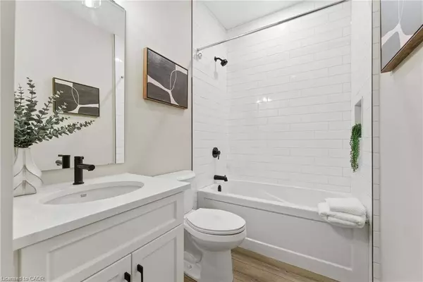 29 Weymouth Street #25, Elmira, ON N3B 0G3