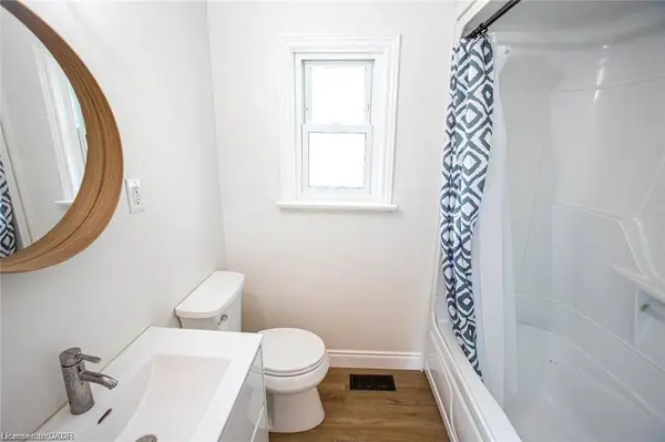 177 Pleasant Avenue #UPPER, Kitchener, ON N2M 4A9