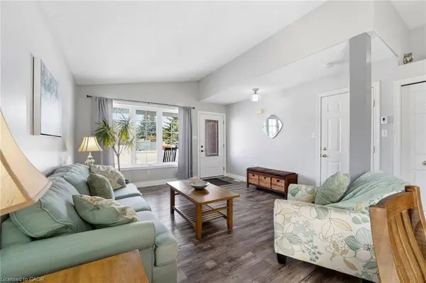 25 Bitternut Place, Elmira, ON N3B 3L2