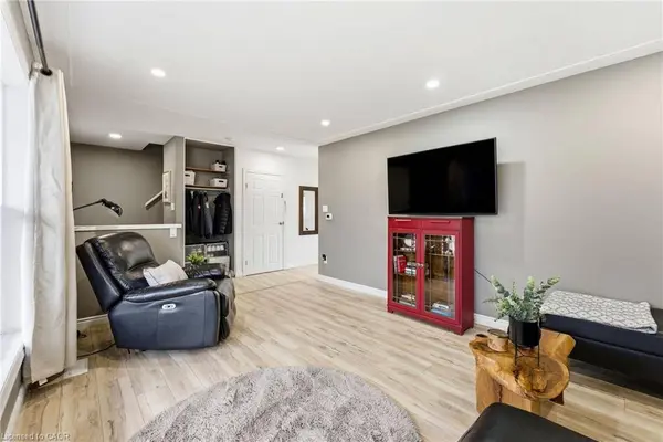 300 Stonybrook Drive, Kitchener, ON N2M 4M2