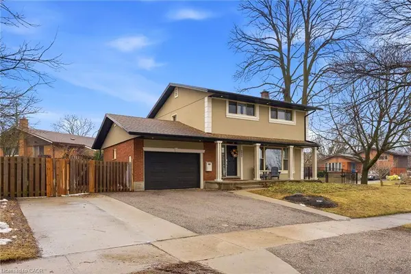 300 Stonybrook Drive, Kitchener, ON N2M 4M2