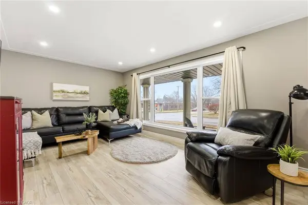300 Stonybrook Drive, Kitchener, ON N2M 4M2