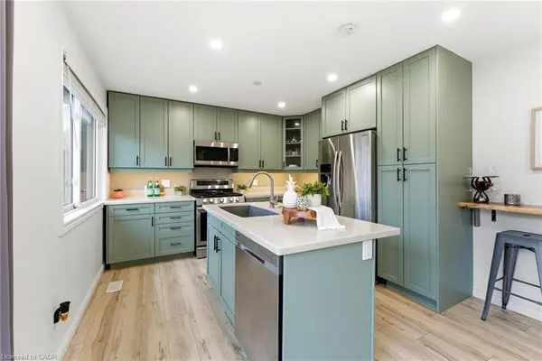 300 Stonybrook Drive, Kitchener, ON N2M 4M2
