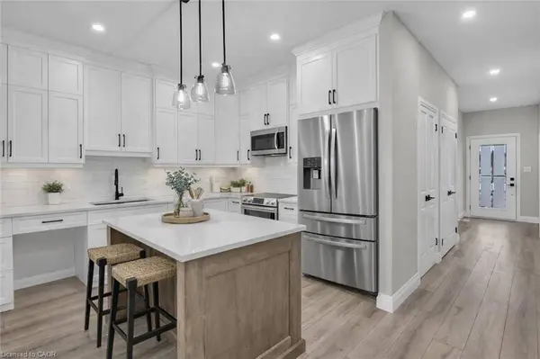 29 Weymouth Street #18, Elmira, ON N3B 0G3