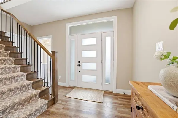 39 Mill Race Crescent, St. Jacobs, ON N0B 2N0