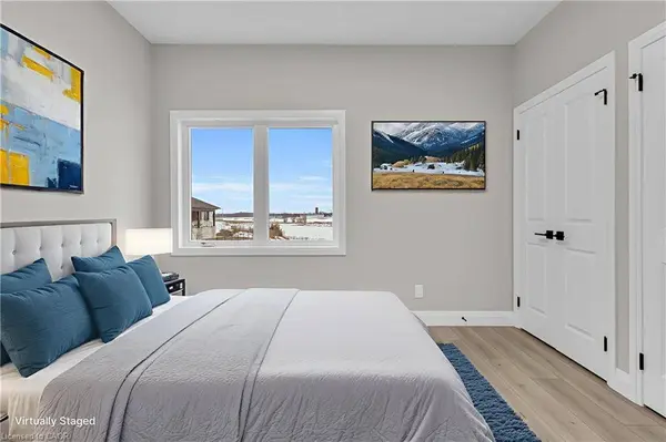 29 Weymouth Street #18, Elmira, ON N3B 0G3