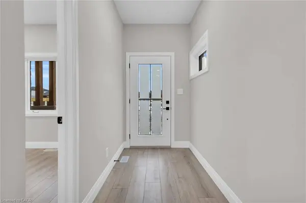 29 Weymouth Street #27, Elmira, ON N3B 0G3