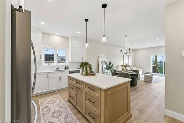 29 Weymouth Street #17, Elmira, ON N3B 0G3