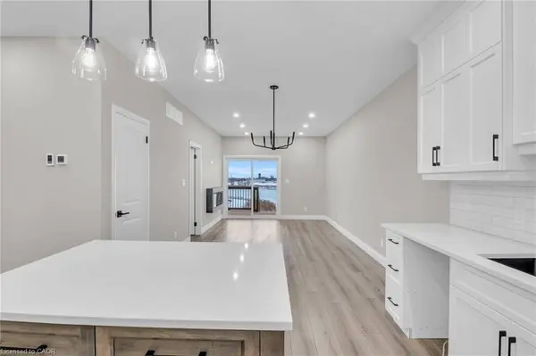 29 Weymouth Street #18, Elmira, ON N3B 0G3